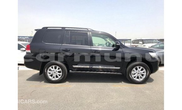 Buy Import Toyota Land Cruiser Black Car in Import - Dubai in Region of Bouenza Buy Import Toyota Land Cruiser Black Car in Import - Dubai in Region of Bouenza