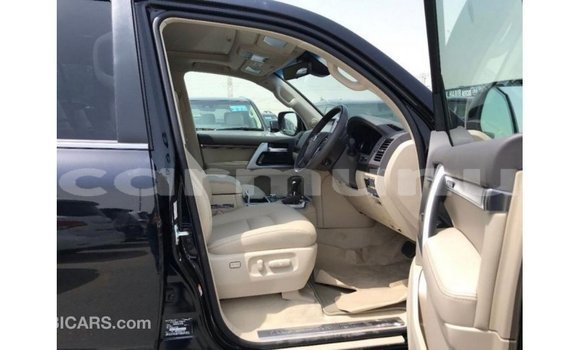 Buy Import Toyota Land Cruiser Black Car in Import - Dubai in Region of Bouenza Buy Import Toyota Land Cruiser Black Car in Import - Dubai in Region of Bouenza