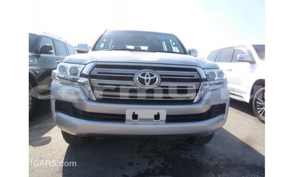 Buy Import Toyota Land Cruiser Other Car in Import - Dubai in Region of Bouenza Buy Import Toyota Land Cruiser Other Car in Import - Dubai in Region of Bouenza
