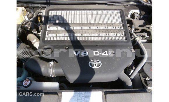Buy Import Toyota Land Cruiser Other Car in Import - Dubai in Region of Bouenza Buy Import Toyota Land Cruiser Other Car in Import - Dubai in Region of Bouenza