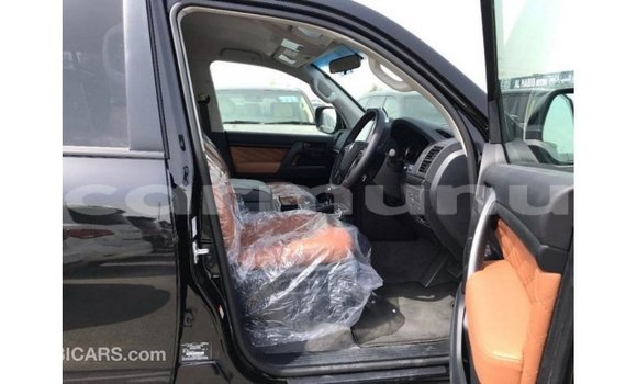 Buy Import Toyota Land Cruiser Black Car in Import - Dubai in Region of Bouenza Buy Import Toyota Land Cruiser Black Car in Import - Dubai in Region of Bouenza