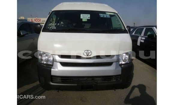 Acheter Import Voiture Toyota Hiace Blanc à Import - Dubai, Région de la Bouenza Acheter Import Voiture Toyota Hiace Blanc à Import - Dubai, Région de la Bouenza
