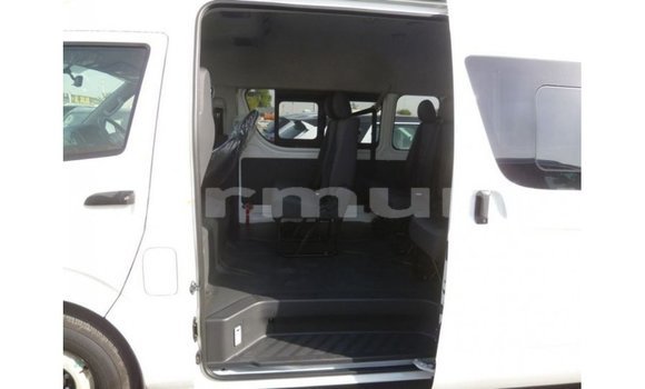 Acheter Import Voiture Toyota Hiace Blanc à Import - Dubai, Région de la Bouenza Acheter Import Voiture Toyota Hiace Blanc à Import - Dubai, Région de la Bouenza