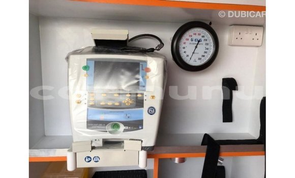 Buy Import Toyota Hiace White Car in Import - Dubai in Region of Bouenza Buy Import Toyota Hiace White Car in Import - Dubai in Region of Bouenza