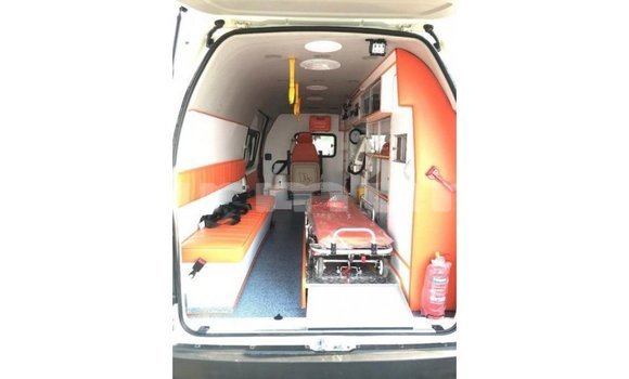 Acheter Import Voiture Toyota Hiace Blanc à Import - Dubai, Région de la Bouenza Acheter Import Voiture Toyota Hiace Blanc à Import - Dubai, Région de la Bouenza