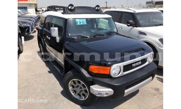 Acheter Import Voiture Toyota FJ Cruiser Noir à Import - Dubai, Région de la Bouenza Acheter Import Voiture Toyota FJ Cruiser Noir à Import - Dubai, Région de la Bouenza