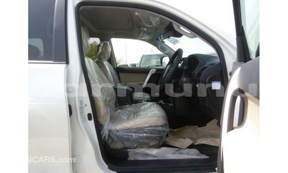 Acheter Import Voiture Toyota Prado Blanc à Import - Dubai, Région de la Bouenza Acheter Import Voiture Toyota Prado Blanc à Import - Dubai, Région de la Bouenza