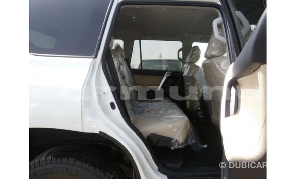 Acheter Import Voiture Toyota Prado Blanc à Import - Dubai, Région de la Bouenza Acheter Import Voiture Toyota Prado Blanc à Import - Dubai, Région de la Bouenza