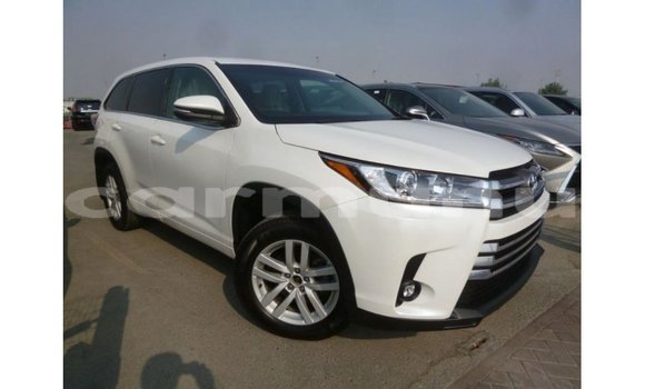 Buy Import Toyota Kluger White Car in Import - Dubai in Region of Bouenza Buy Import Toyota Kluger White Car in Import - Dubai in Region of Bouenza