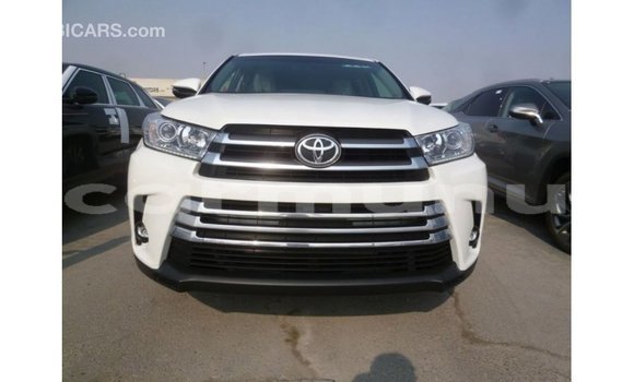 Buy Import Toyota Kluger White Car in Import - Dubai in Region of Bouenza Buy Import Toyota Kluger White Car in Import - Dubai in Region of Bouenza