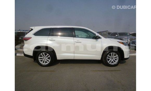 Buy Import Toyota Kluger White Car in Import - Dubai in Region of Bouenza Buy Import Toyota Kluger White Car in Import - Dubai in Region of Bouenza