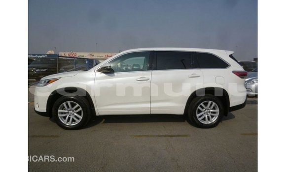 Buy Import Toyota Kluger White Car in Import - Dubai in Region of Bouenza Buy Import Toyota Kluger White Car in Import - Dubai in Region of Bouenza