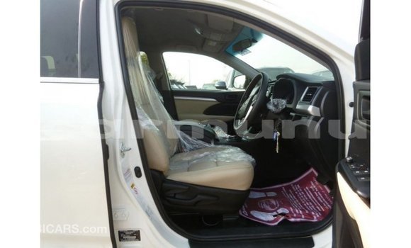 Buy Import Toyota Kluger White Car in Import - Dubai in Region of Bouenza Buy Import Toyota Kluger White Car in Import - Dubai in Region of Bouenza