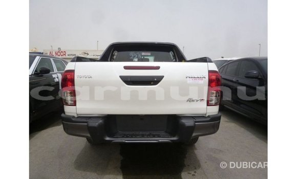 Acheter Import Voiture Toyota Hilux Blanc à Import - Dubai, Région de la Bouenza Acheter Import Voiture Toyota Hilux Blanc à Import - Dubai, Région de la Bouenza