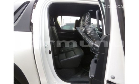Acheter Import Voiture Toyota Hilux Blanc à Import - Dubai, Région de la Bouenza Acheter Import Voiture Toyota Hilux Blanc à Import - Dubai, Région de la Bouenza