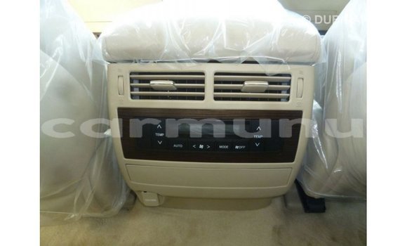 Acheter Import Voiture Toyota Land Cruiser Blanc à Import - Dubai, Région de la Bouenza Acheter Import Voiture Toyota Land Cruiser Blanc à Import - Dubai, Région de la Bouenza