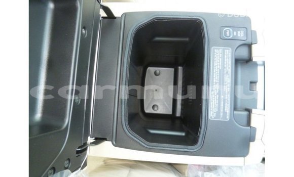 Acheter Import Voiture Toyota Land Cruiser Blanc à Import - Dubai, Région de la Bouenza Acheter Import Voiture Toyota Land Cruiser Blanc à Import - Dubai, Région de la Bouenza