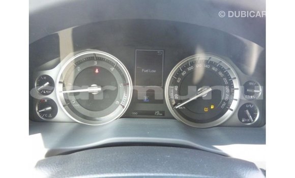 Buy Import Toyota Land Cruiser White Car in Import - Dubai in Region of Bouenza Buy Import Toyota Land Cruiser White Car in Import - Dubai in Region of Bouenza
