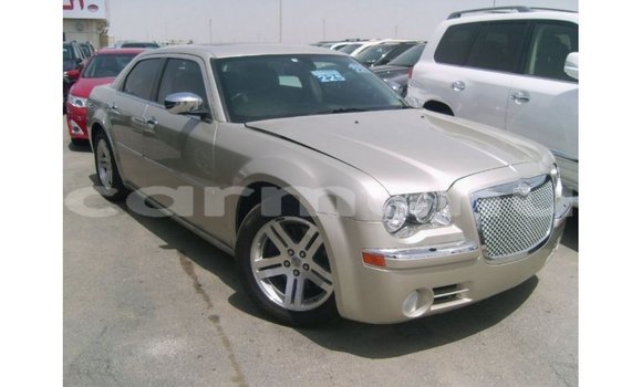Acheter Import Voiture Chrysler 300 Beige à Import - Dubai, Région de la Bouenza Acheter Import Voiture Chrysler 300 Beige à Import - Dubai, Région de la Bouenza