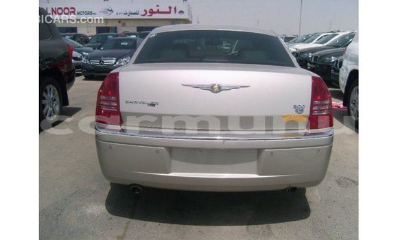 Acheter Import Voiture Chrysler 300 Beige à Import - Dubai, Région de la Bouenza Acheter Import Voiture Chrysler 300 Beige à Import - Dubai, Région de la Bouenza