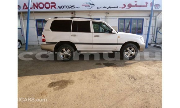 Buy Import Toyota Land Cruiser White Car in Import - Dubai in Region of Bouenza Buy Import Toyota Land Cruiser White Car in Import - Dubai in Region of Bouenza