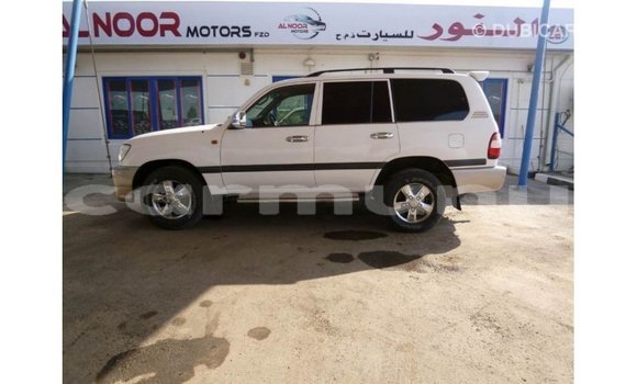 Buy Import Toyota Land Cruiser White Car in Import - Dubai in Region of Bouenza Buy Import Toyota Land Cruiser White Car in Import - Dubai in Region of Bouenza