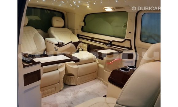 Buy Import Mercedes-Benz 250 Black Car in Import - Dubai in Region of Bouenza Buy Import Mercedes-Benz 250 Black Car in Import - Dubai in Region of Bouenza