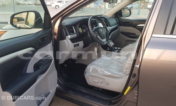 Buy Import Toyota Highlander Other Car in Import - Dubai in Region of Bouenza Buy Import Toyota Highlander Other Car in Import - Dubai in Region of Bouenza