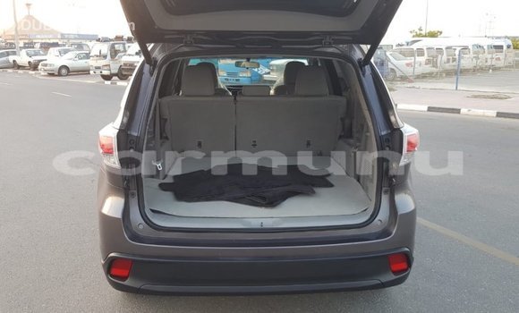 Buy Import Toyota Highlander Other Car in Import - Dubai in Region of Bouenza Buy Import Toyota Highlander Other Car in Import - Dubai in Region of Bouenza