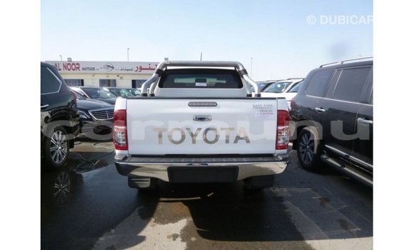 Acheter Import Voiture Toyota Hilux Blanc à Import - Dubai, Région de la Bouenza Acheter Import Voiture Toyota Hilux Blanc à Import - Dubai, Région de la Bouenza