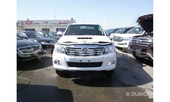 Acheter Import Voiture Toyota Hilux Blanc à Import - Dubai, Région de la Bouenza Acheter Import Voiture Toyota Hilux Blanc à Import - Dubai, Région de la Bouenza