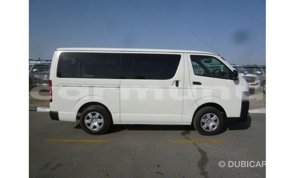 Acheter Import Voiture Toyota Hiace Blanc à Import - Dubai, Région de la Bouenza Acheter Import Voiture Toyota Hiace Blanc à Import - Dubai, Région de la Bouenza
