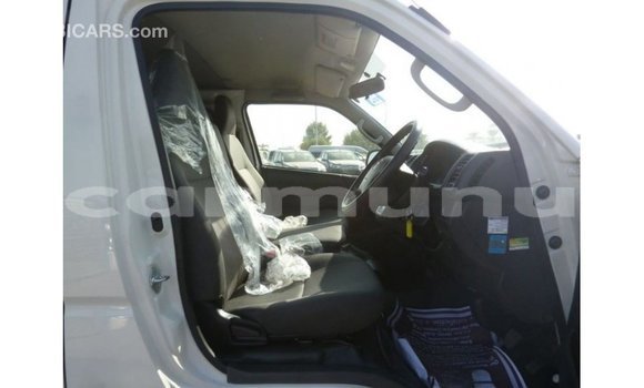 Acheter Import Voiture Toyota Hiace Blanc à Import - Dubai, Région de la Bouenza Acheter Import Voiture Toyota Hiace Blanc à Import - Dubai, Région de la Bouenza