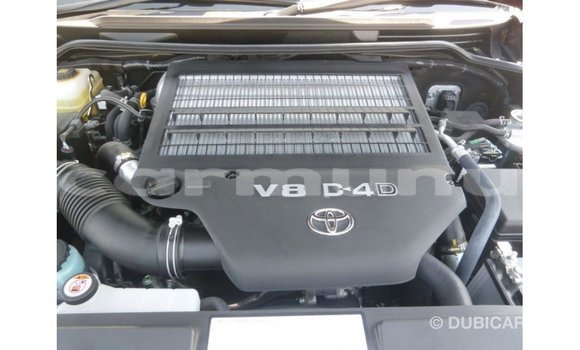 Buy Import Toyota Land Cruiser Red Car in Import - Dubai in Region of Bouenza Buy Import Toyota Land Cruiser Red Car in Import - Dubai in Region of Bouenza