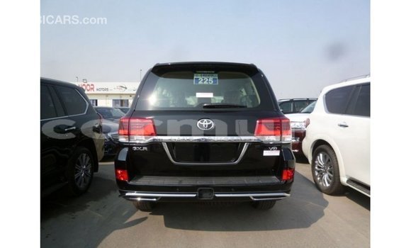 Buy Import Toyota Land Cruiser Black Car in Import - Dubai in Region of Bouenza Buy Import Toyota Land Cruiser Black Car in Import - Dubai in Region of Bouenza