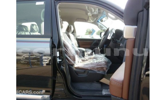 Buy Import Toyota Land Cruiser Black Car in Import - Dubai in Region of Bouenza Buy Import Toyota Land Cruiser Black Car in Import - Dubai in Region of Bouenza
