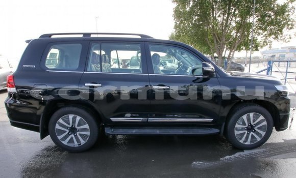 Acheter Import Voiture Toyota Land Cruiser Noir à Import - Dubai, Région de la Bouenza Acheter Import Voiture Toyota Land Cruiser Noir à Import - Dubai, Région de la Bouenza