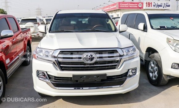 Buy Import Toyota Land Cruiser White Car in Import - Dubai in Region of Bouenza Buy Import Toyota Land Cruiser White Car in Import - Dubai in Region of Bouenza