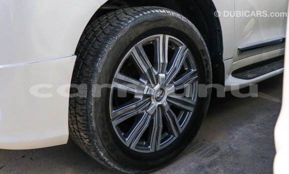 Buy Import Toyota Land Cruiser White Car in Import - Dubai in Region of Bouenza Buy Import Toyota Land Cruiser White Car in Import - Dubai in Region of Bouenza