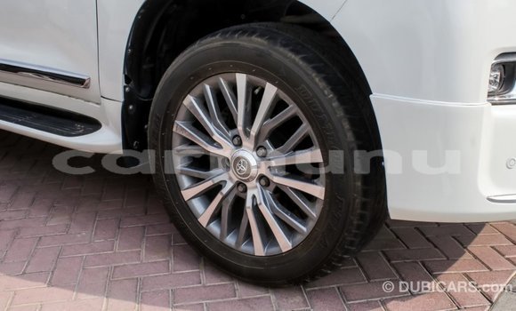 Buy Import Toyota Land Cruiser White Car in Import - Dubai in Region of Bouenza Buy Import Toyota Land Cruiser White Car in Import - Dubai in Region of Bouenza