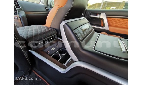 Buy Import Toyota Land Cruiser Black Car in Import - Dubai in Region of Bouenza Buy Import Toyota Land Cruiser Black Car in Import - Dubai in Region of Bouenza