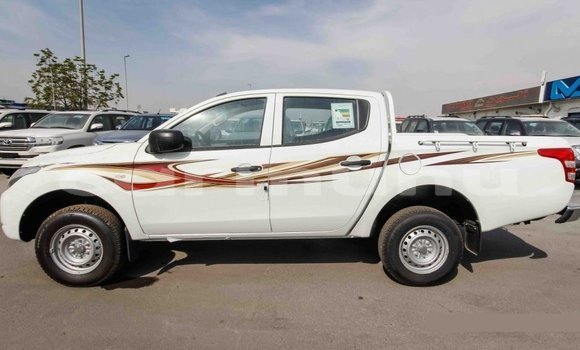Acheter Import Voiture Mitsubishi L200 Blanc à Import - Dubai, Région de la Bouenza Acheter Import Voiture Mitsubishi L200 Blanc à Import - Dubai, Région de la Bouenza