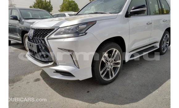 Acheter Import Voiture Lexus LX Blanc à Import - Dubai, Région de la Bouenza Acheter Import Voiture Lexus LX Blanc à Import - Dubai, Région de la Bouenza