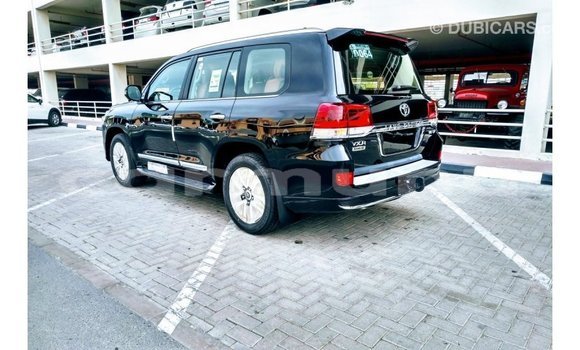 Buy Import Toyota Land Cruiser Black Car in Import - Dubai in Region of Bouenza Buy Import Toyota Land Cruiser Black Car in Import - Dubai in Region of Bouenza