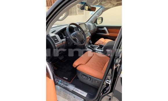 Buy Import Toyota Land Cruiser Black Car in Import - Dubai in Region of Bouenza Buy Import Toyota Land Cruiser Black Car in Import - Dubai in Region of Bouenza