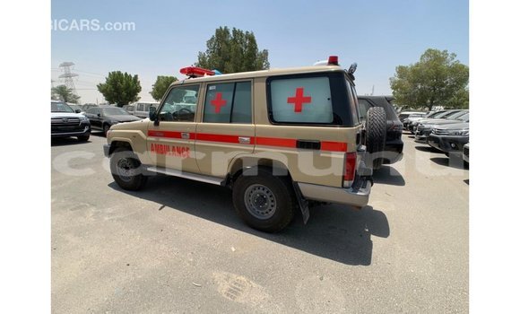 Buy Import Toyota Land Cruiser Beige Car in Import - Dubai in Region of Bouenza Buy Import Toyota Land Cruiser Beige Car in Import - Dubai in Region of Bouenza