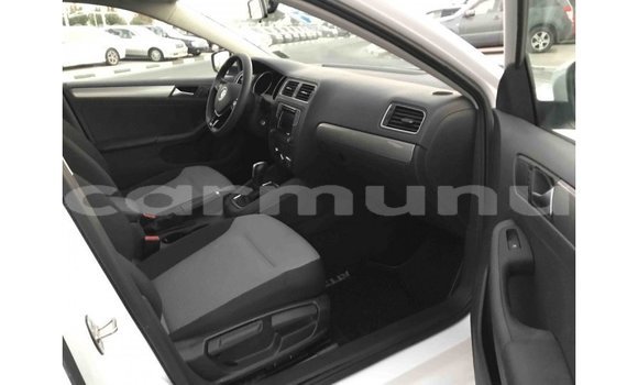 Buy Import Volkswagen Jetta White Car in Import - Dubai in Region of Bouenza Buy Import Volkswagen Jetta White Car in Import - Dubai in Region of Bouenza