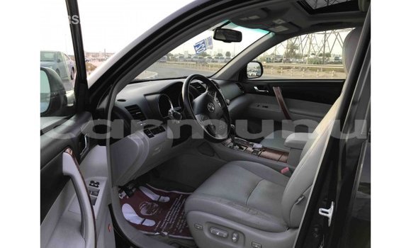 Buy Import Toyota Highlander Black Car in Import - Dubai in Region of Bouenza Buy Import Toyota Highlander Black Car in Import - Dubai in Region of Bouenza