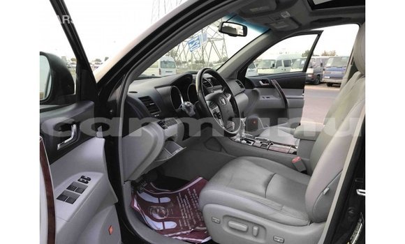 Buy Import Toyota Highlander Black Car in Import - Dubai in Region of Bouenza Buy Import Toyota Highlander Black Car in Import - Dubai in Region of Bouenza