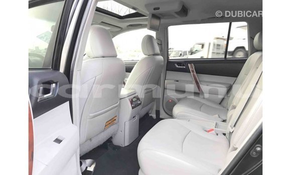 Buy Import Toyota Highlander Black Car in Import - Dubai in Region of Bouenza Buy Import Toyota Highlander Black Car in Import - Dubai in Region of Bouenza